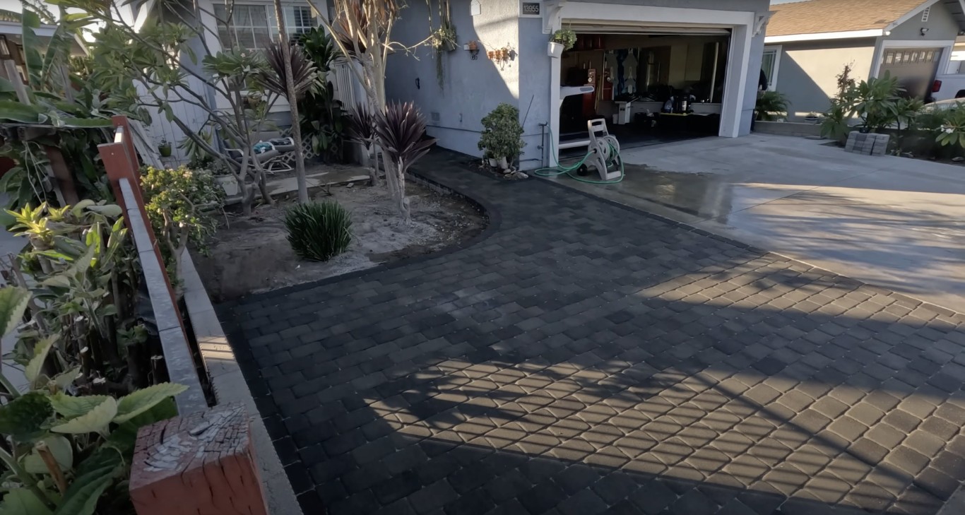Beautiful stamped decorative concrete driveway pattern in Murrieta